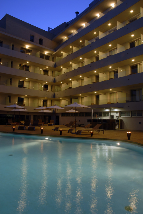 vista-piscina-exterior hotel playa comaruga
